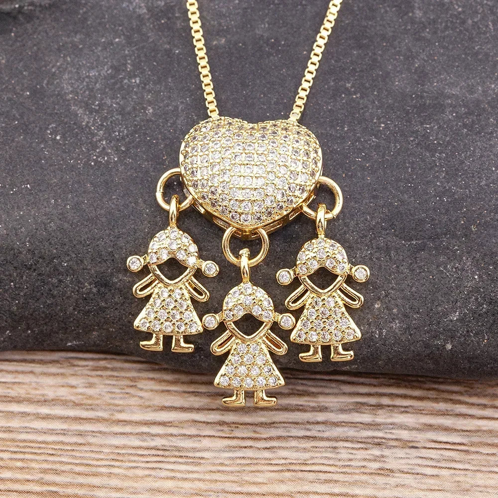 Gold 18k Plated Heart Pendant Necklace for Family with Zirconia Copper Chain