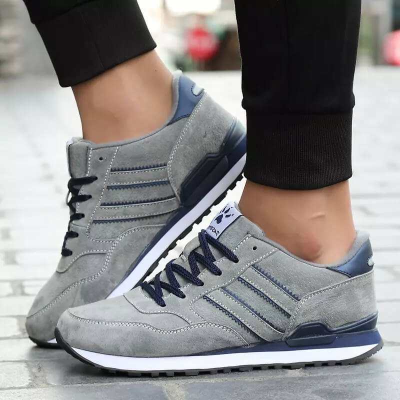 Classic Men's Sneakers, Minimalist Design, Superior Comfort, Durable Construction, Versatile for Casual and Semi-Formal Wear-5