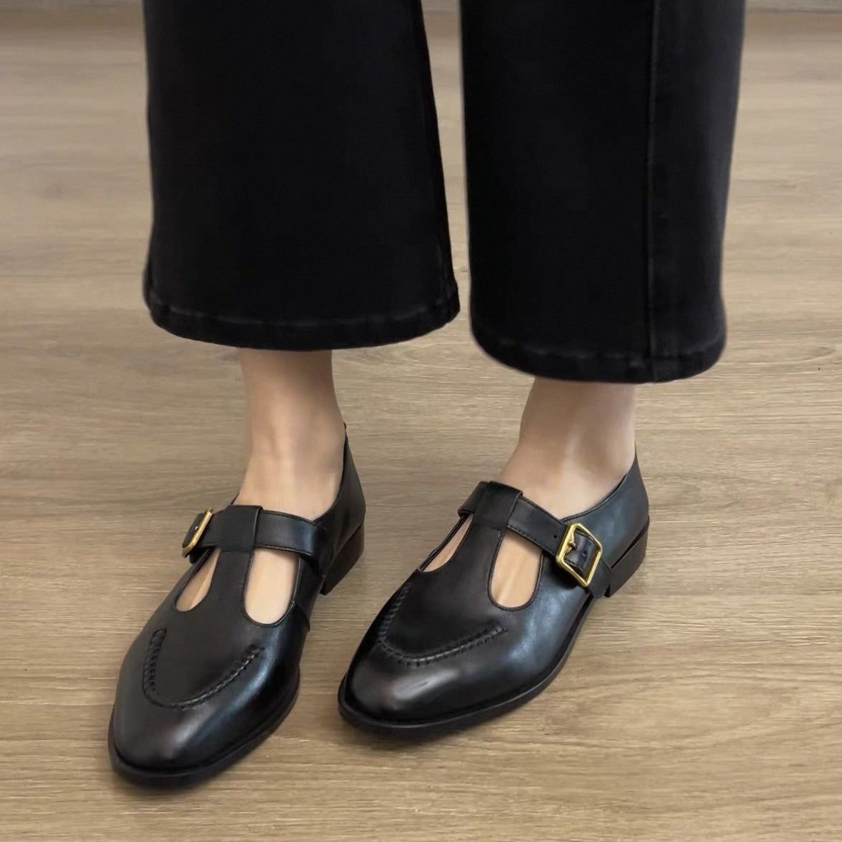 T-Strap, round-toe, mid-heel, leather, for commuting – Plush women's pumps