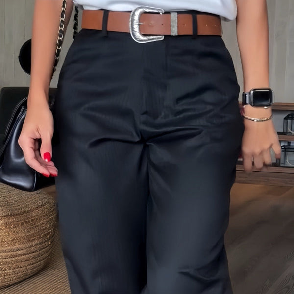 Atmungsaktive Damen Anzughose – femininer Schnitt, dezent gestreift, für Büro und Meetings 2