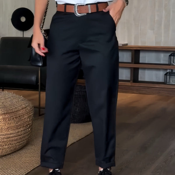 Atmungsaktive Damen Anzughose – femininer Schnitt, dezent gestreift, für Büro und Meetings 8