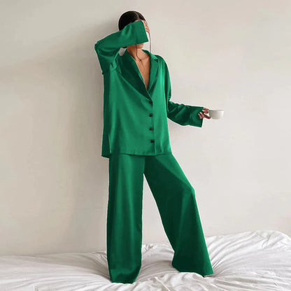 Atmungsaktiver Damen Pyjama – seidiges Set, hypoallergen, für entspannte Nächte 3