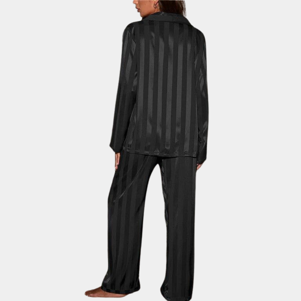 Atmungsaktives Damen Pyjama-Set – seidige Textur, lockere Passform, für entspannte Nächte 1