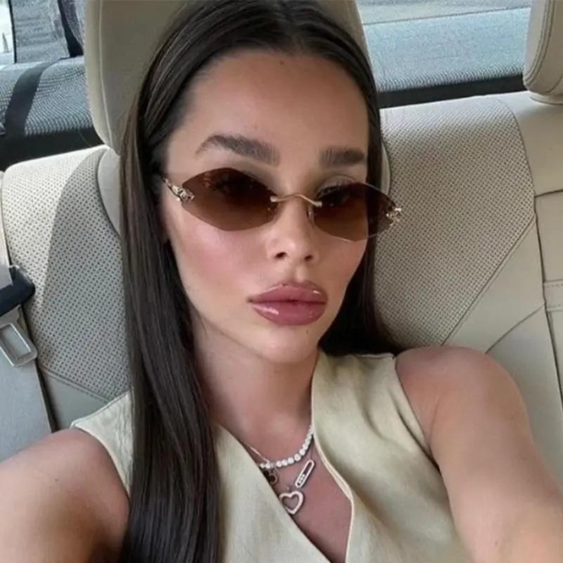 metal frame, vintage-inspired design, for everyday use – Light women’s polygonal sunglasses