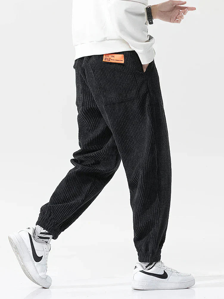 Comfortable men's wide corduroy joggers – relaxed fit, breathable fabric, for casual outings 2