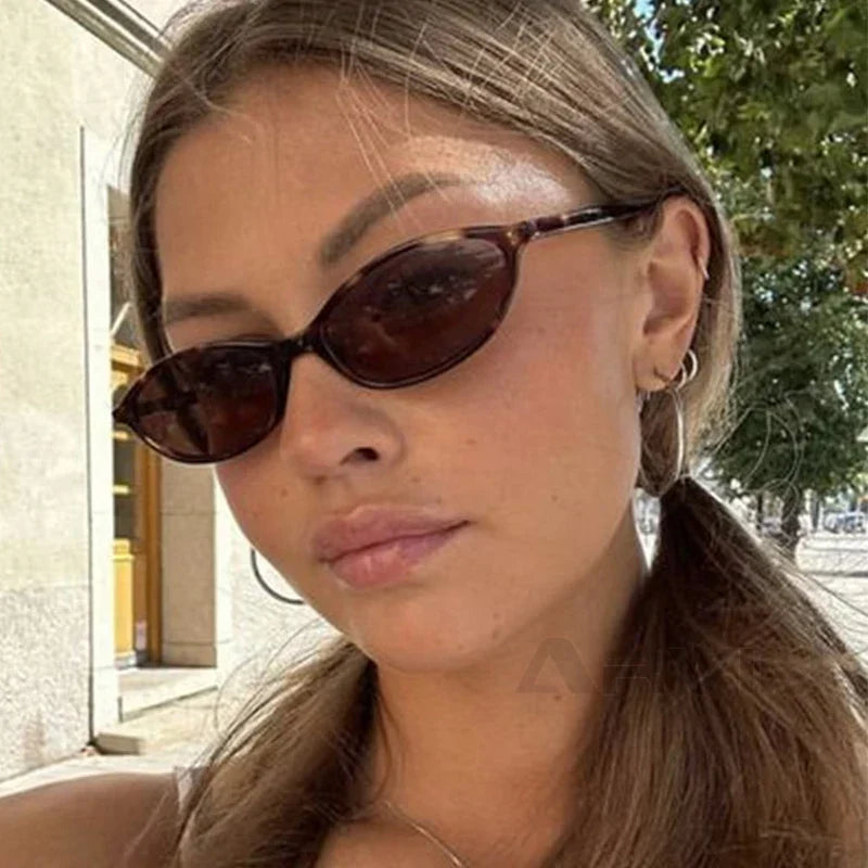 Leichte Damen Sonnenbrille – ovales Design, hochwertiger Kunststoff, für den Sommer 1