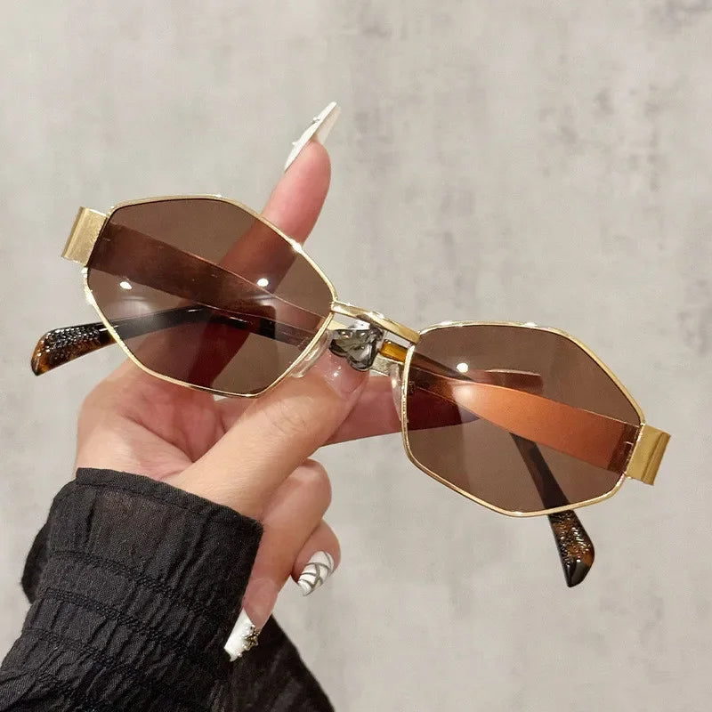 Leichte Damen Sonnenbrille – polygonales Design, metallischer Rahmen, für den Alltag 10