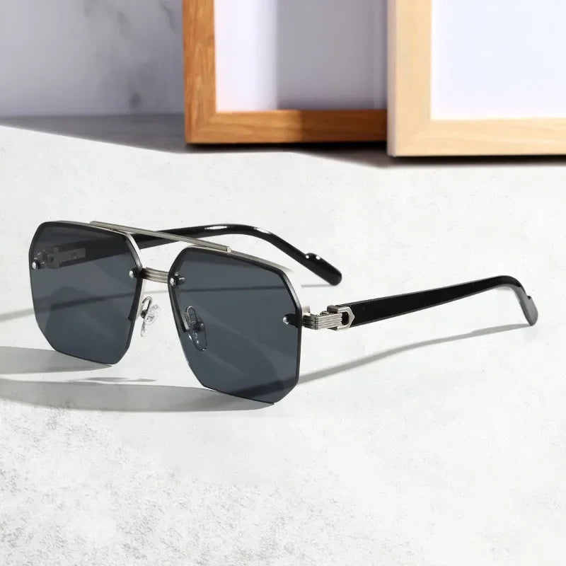 Leichte geometrische Herren Sonnenbrille – minimalistisches Design, Kunststoff, für jeden Anlass 2