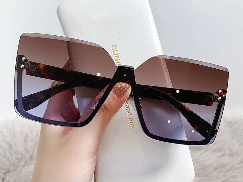 Leichte und raffinierte Sonnenbrille für Damen – halbrunder Metallrahmen, UV400-Schutz, für den Sommer 2