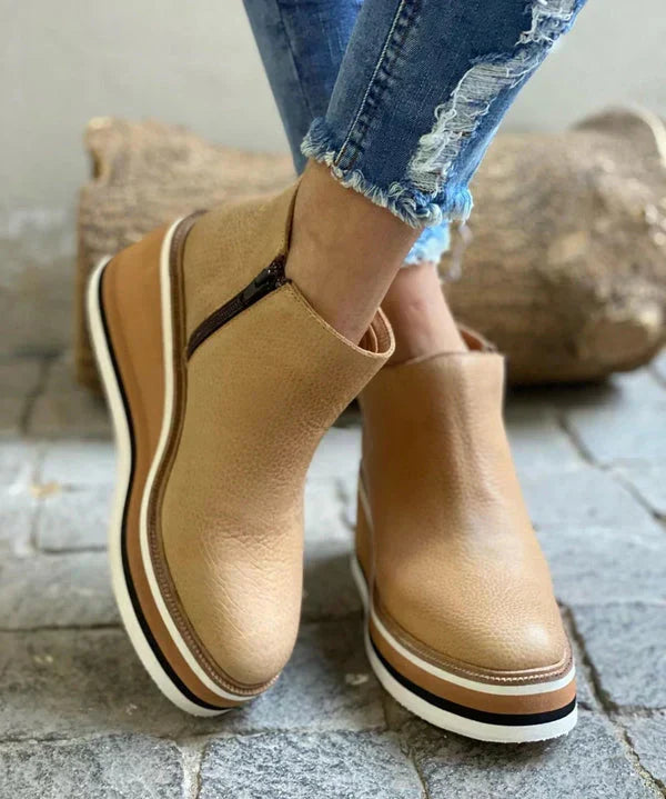 Variant image for Luxurious Women's Leather Boots with Medium-High Heel for All-Day Comfort and Classic Style-37