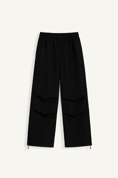 Black Parachute Pants with Adjustable Waist, Multiple Pockets, Lightweight Fabric for Casual and Urban Style-2