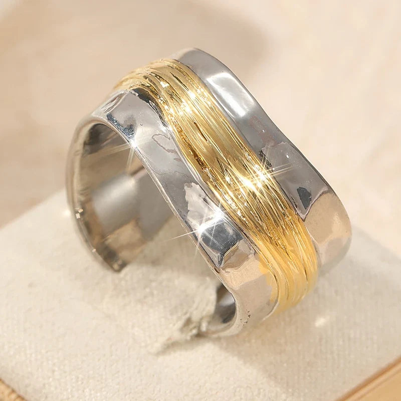 Patterned Regular Wear Jewelry, Fall 2026 Trend – Two-Tone Ring With Hand Carved Geometry