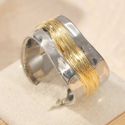 Patterned Regular Wear Jewelry, Fall 2026 Trend – Two-Tone Ring With Hand Carved Geometry