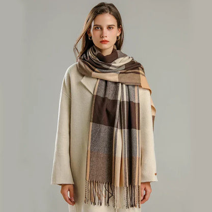 Oversized Women’s Check Scarf - Plush Wool, Fringed Winter