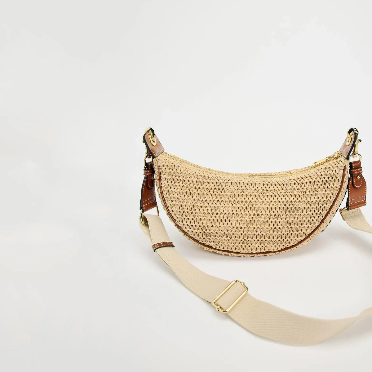 hobo style, crossbody, for beach & summer – Light women's woven straw shoulder bag