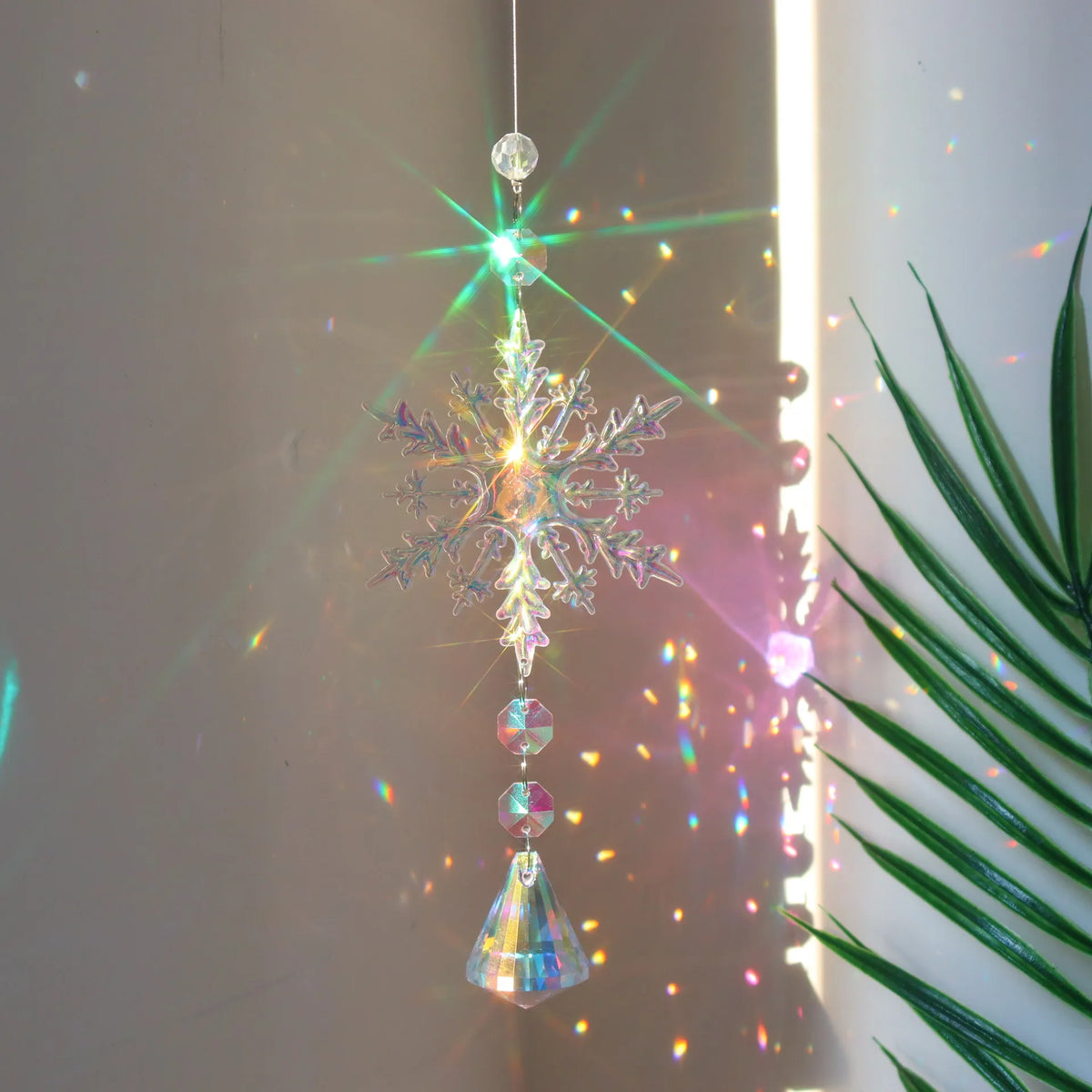 Colorful 4PCS Snowflake Crystal Sun Catcher - Christmas Tree Decoration, Rainbow Window Pendant