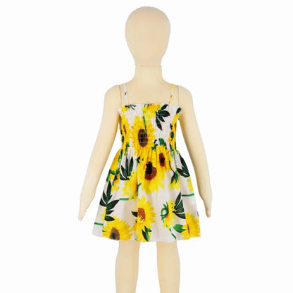 Plush girls' sundress - smocked bodice, daisy print, polyester, for casual summer outings