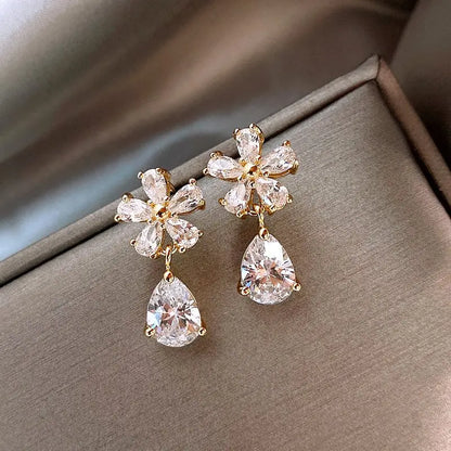 Korean Style Party Jewelry, Fall 2026 Gift Idea – Crystal Flower Earrings Pearl Drop Gold Tone