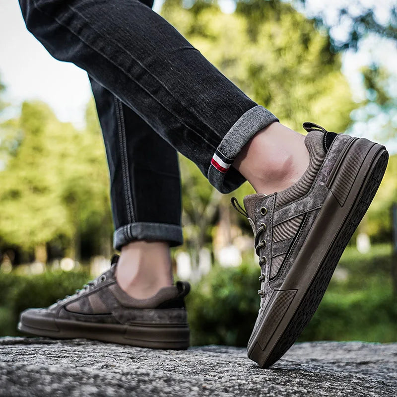 Sturdy men's outdoor sneakers - anti-slip wear-resistant fabric upper, for hiking and casual everyday
