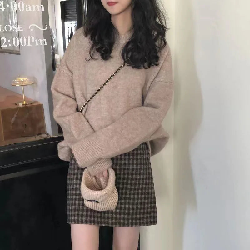 Oversized Cozy Women’s Pullover Sweater - Round Neck Knit