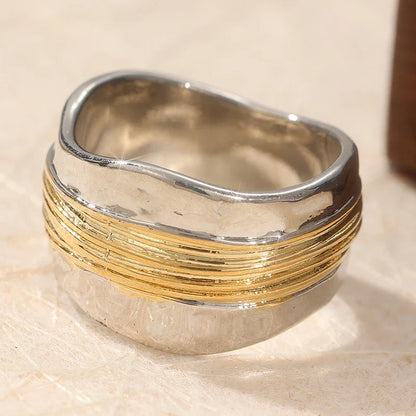 Patterned Regular Wear Jewelry, Fall 2026 Trend – Two-Tone Ring With Hand Carved Geometry