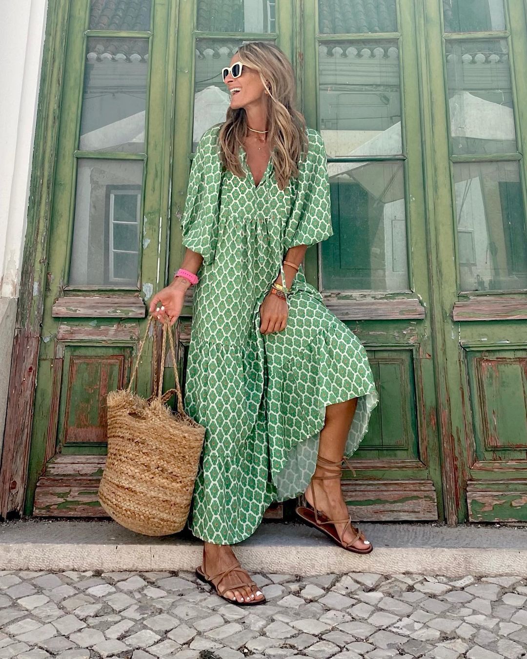 Elegant Long Sleeve Maxi Dress for Women, Flattering Floral Design, Perfect for Formal Events and Special Celebrations-5