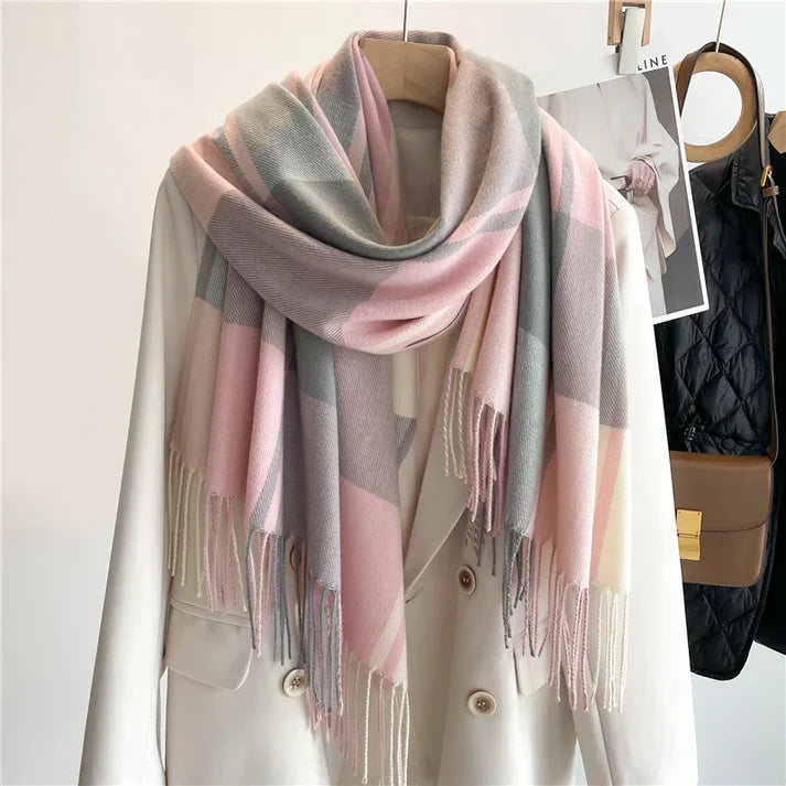 Oversized Women’s Check Scarf - Plush Wool, Fringed Winter
