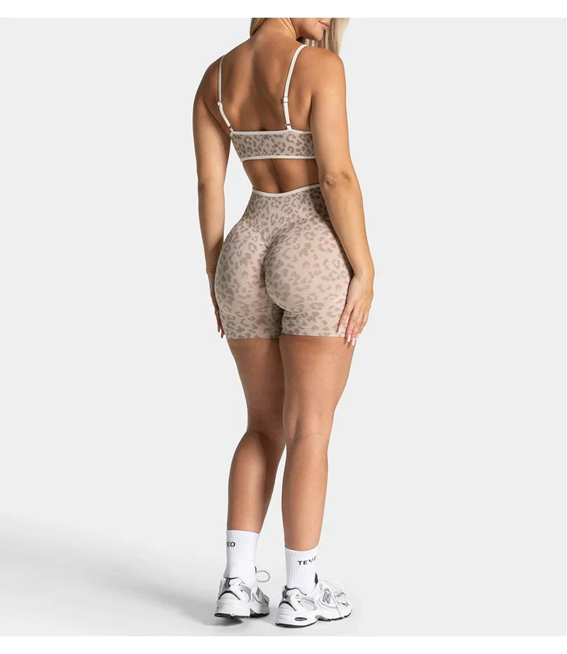 women's Stretchy seamless yoga shorts - high-waist hip-lifting, nylon blend, for gym and running