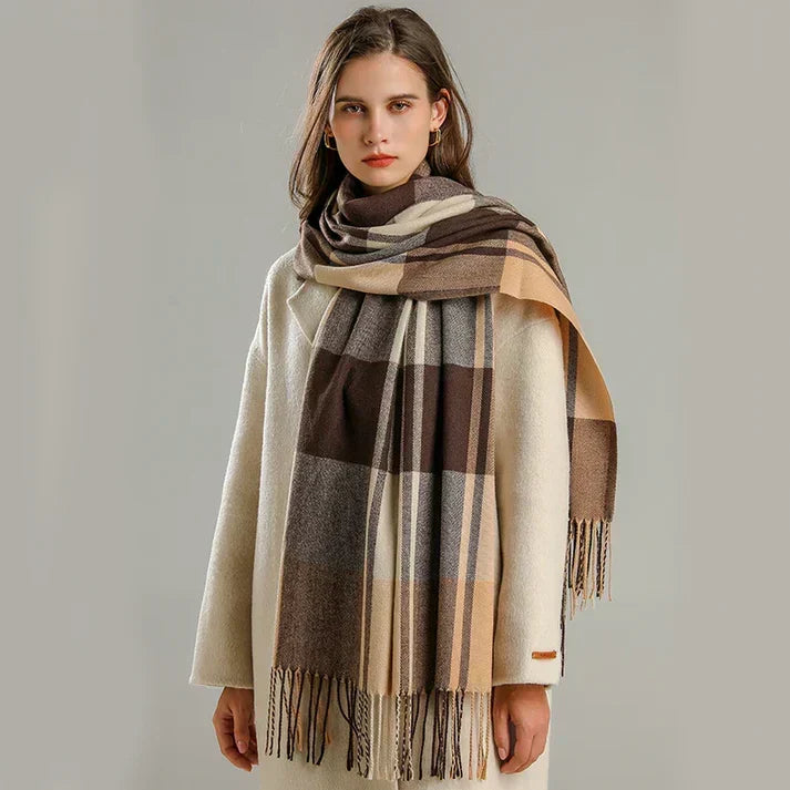 Oversized Women’s Check Scarf - Plush Wool, Fringed Winter