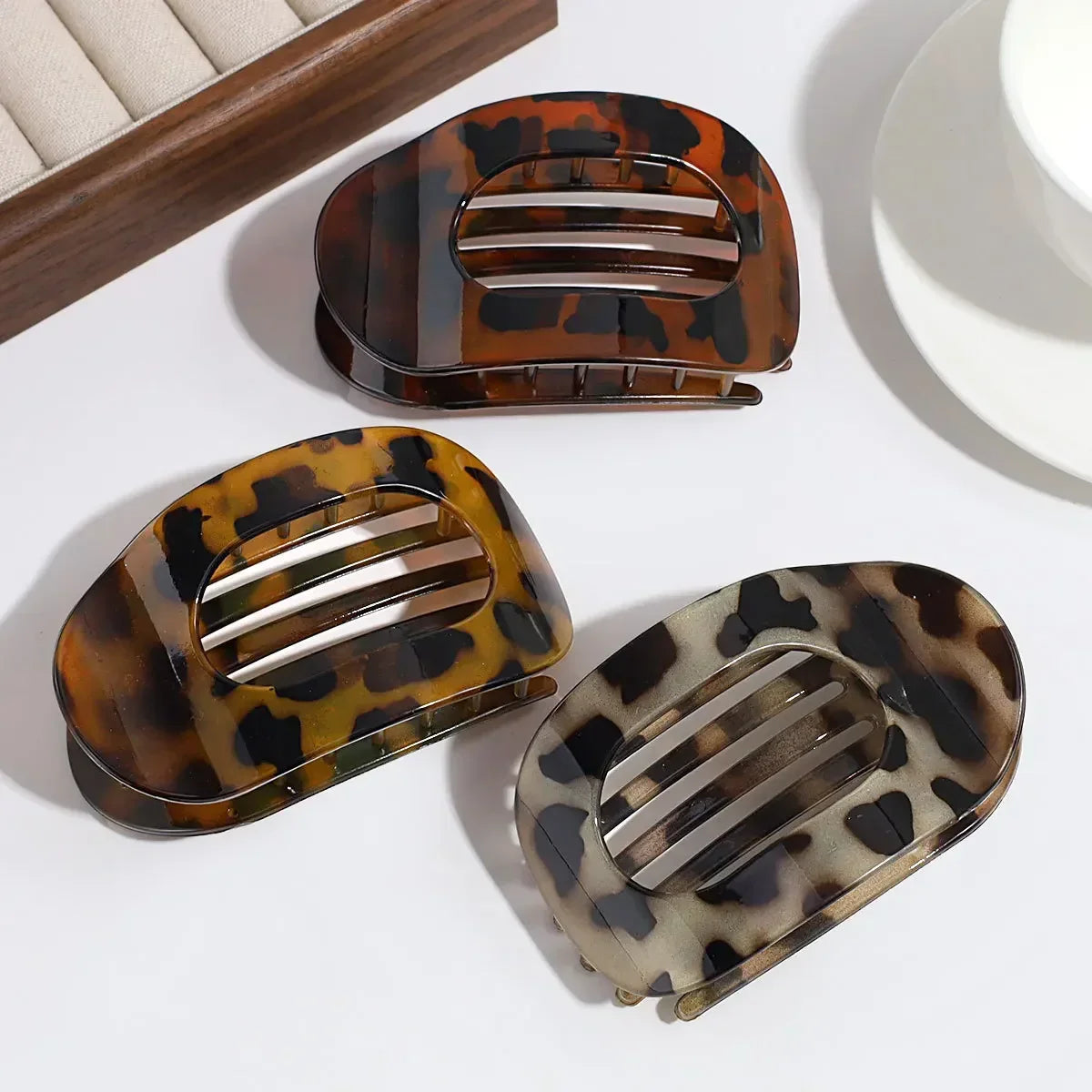 Claw Hair Clip Oval Design Leopard Print Acrylic Barrettes Spring 2026 Trend Gift