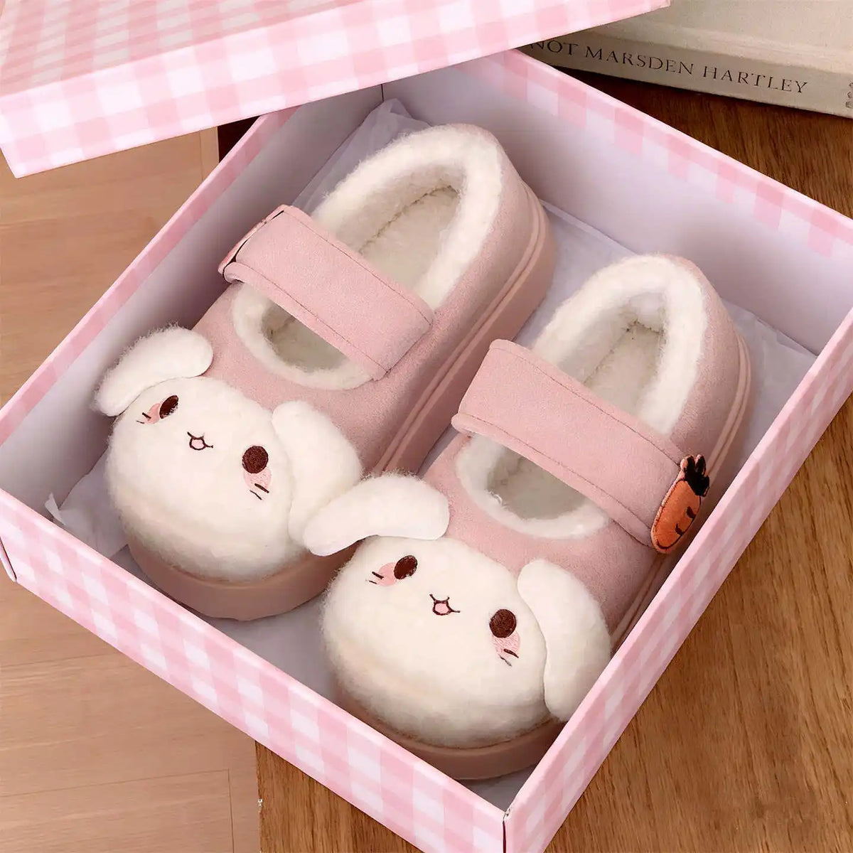 Plush Women’s Cat Slippers - Cat-Face Design, Plush Lining, Cozy Indoor Lounging