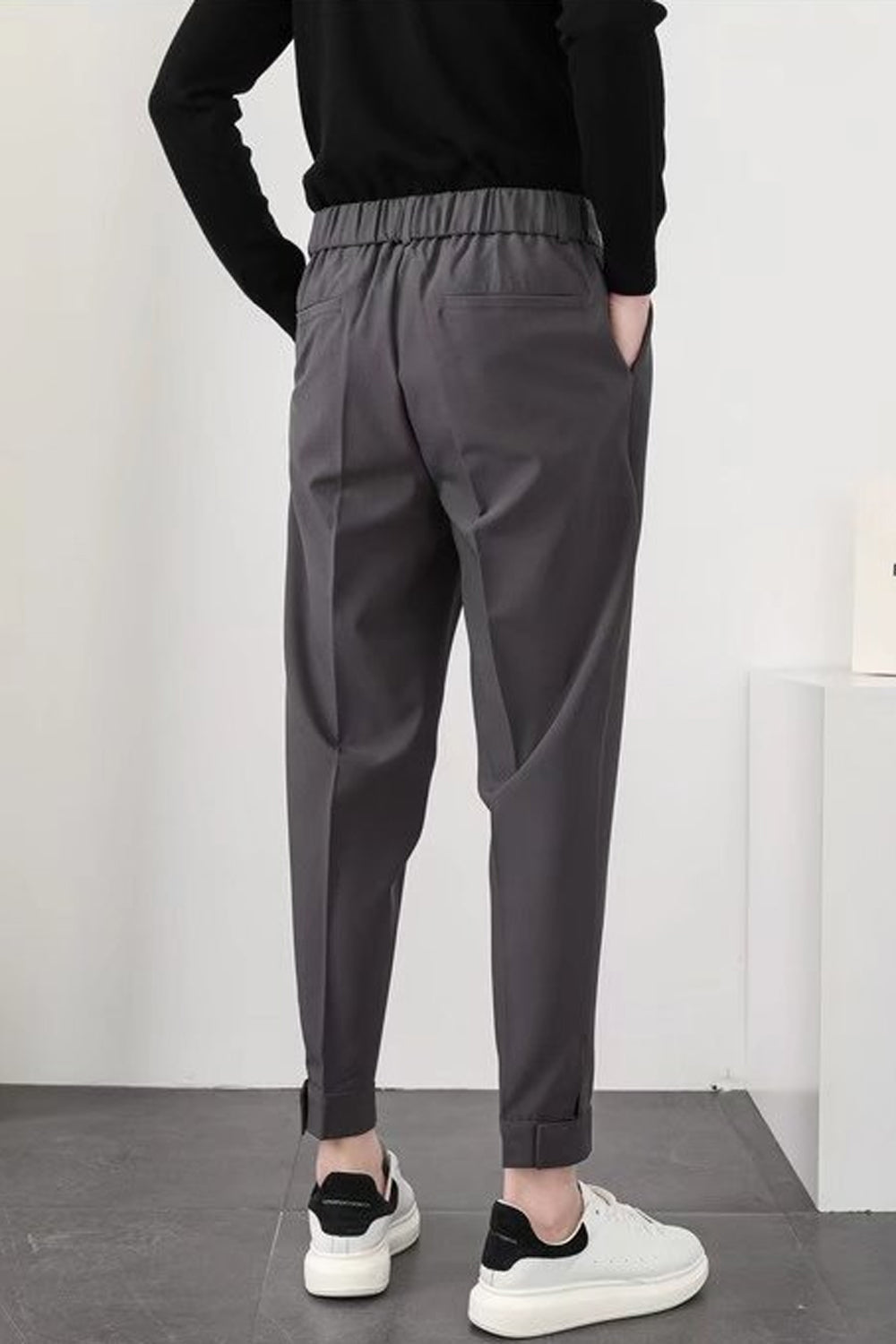 Sophisticated men’s trousers – tailored fit, durable fabric, for formal occasions 3