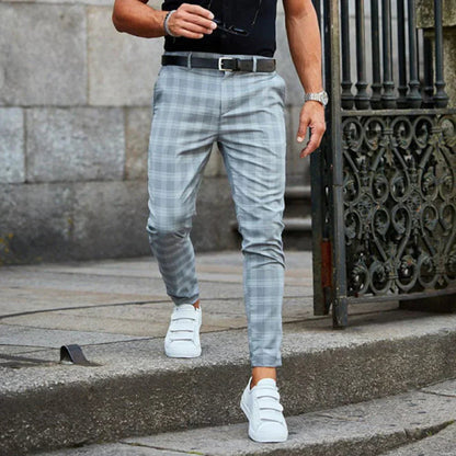 Stylish men's chino pants – slim fit, moisture-wicking fabric, for casual outings 2