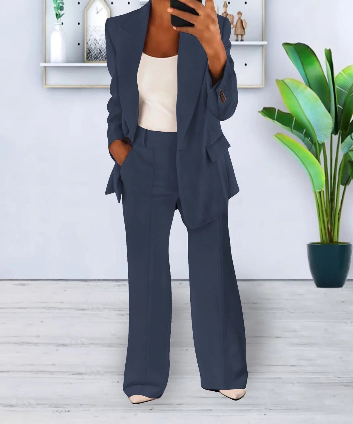 Versatile women's suit – oversized blazer and straight-leg trousers, stretchy polyester, for work or casual outings 2