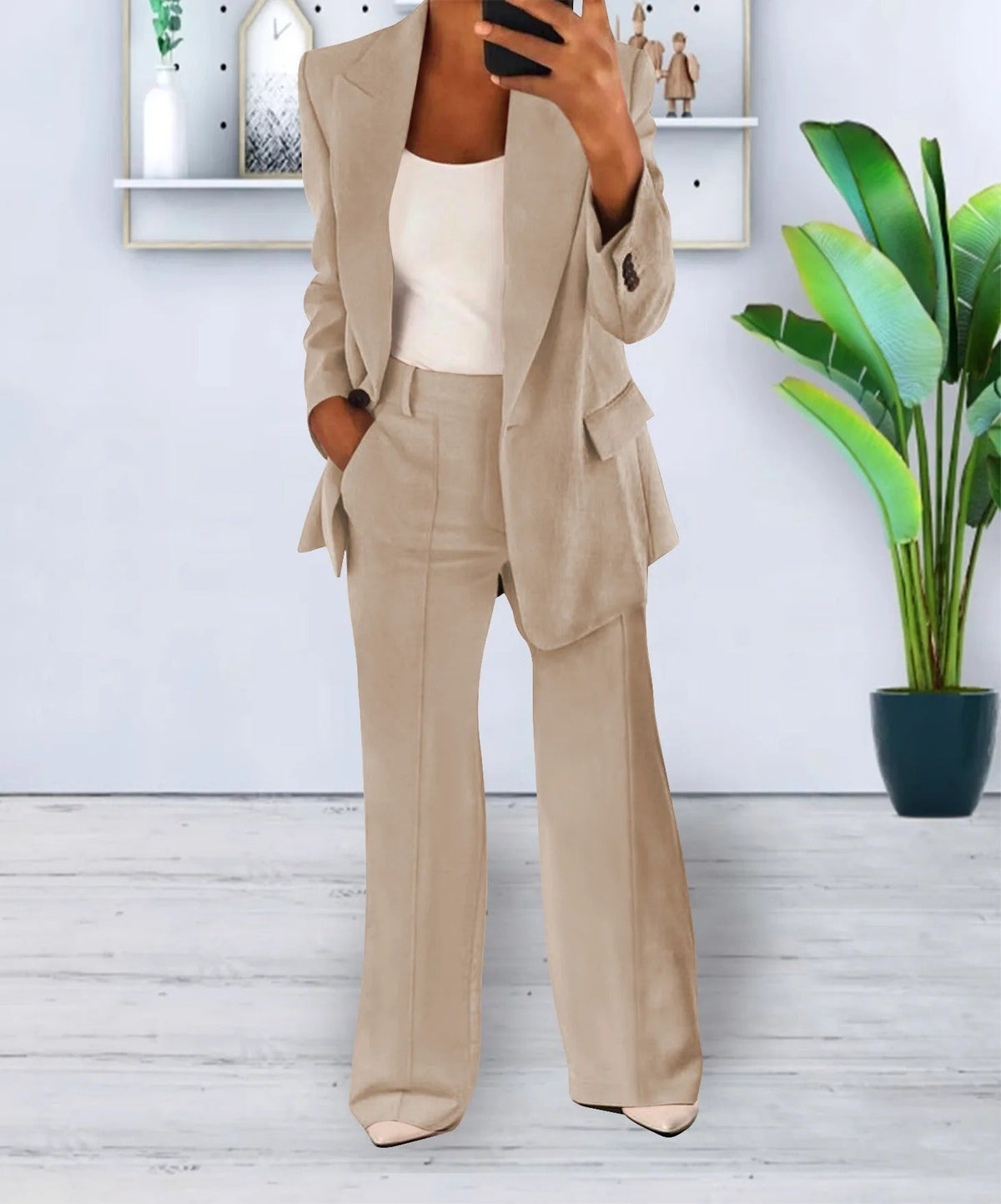 Versatile women's suit – oversized blazer and straight-leg trousers, stretchy polyester, for work or casual outings 3