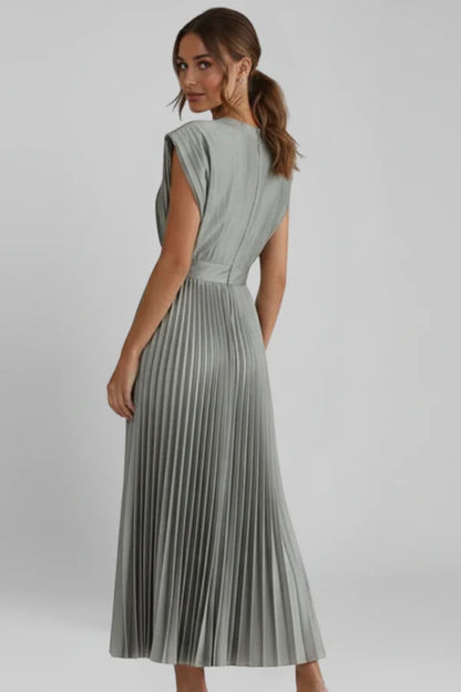 Light women's dress - v-neck pleated sleeveless, polyester, casual wear for summer events